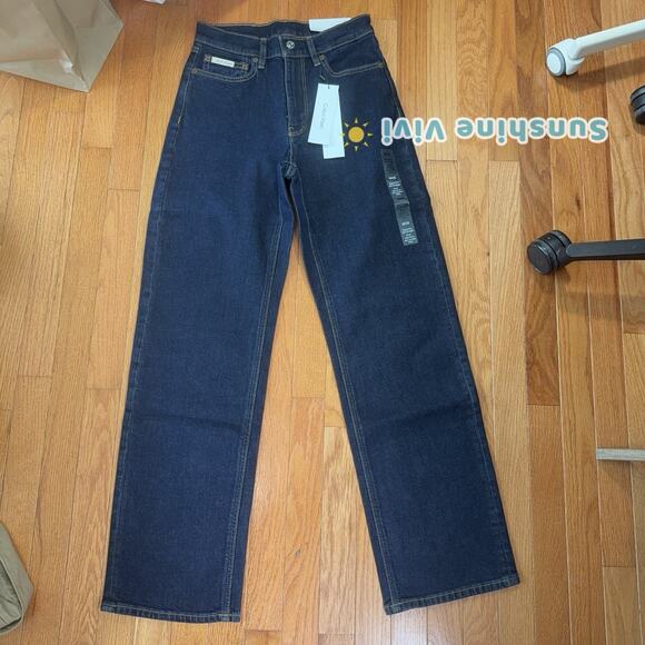 NWT Calvin Klein Women's Signature 90s Straight Jeans Classic Jeans W25 Blue - Picture 5 of 8